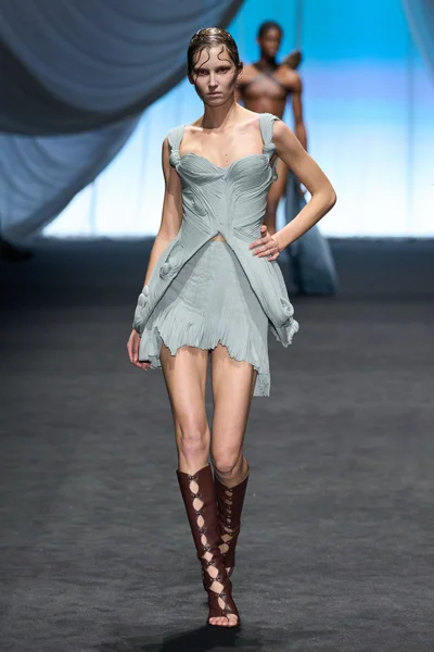 Look 8